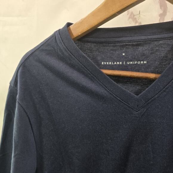Everlane T Shirt Mens Medium Blue Short Sleeve V Neck Organic Tee Uniform - Picture 3 of 10